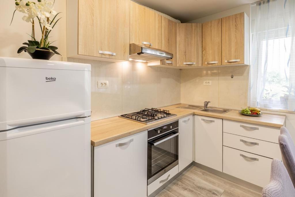 Central Apartment Josko - Combine Parking&Beach&Old Town Σπλιτ Εξωτερικό φωτογραφία